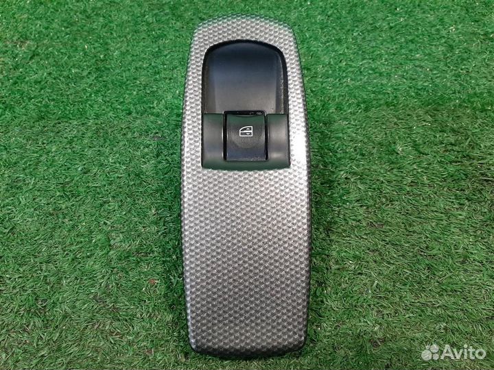 Кнопка стеклоподъемника Renault Koleos (HY0) 2014