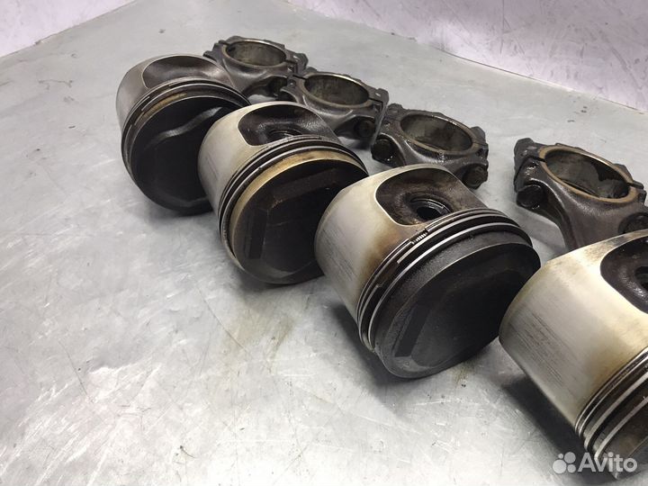 Поршни с шатунами BMW 7 Е32 3.0L 1988г.в., м30b30