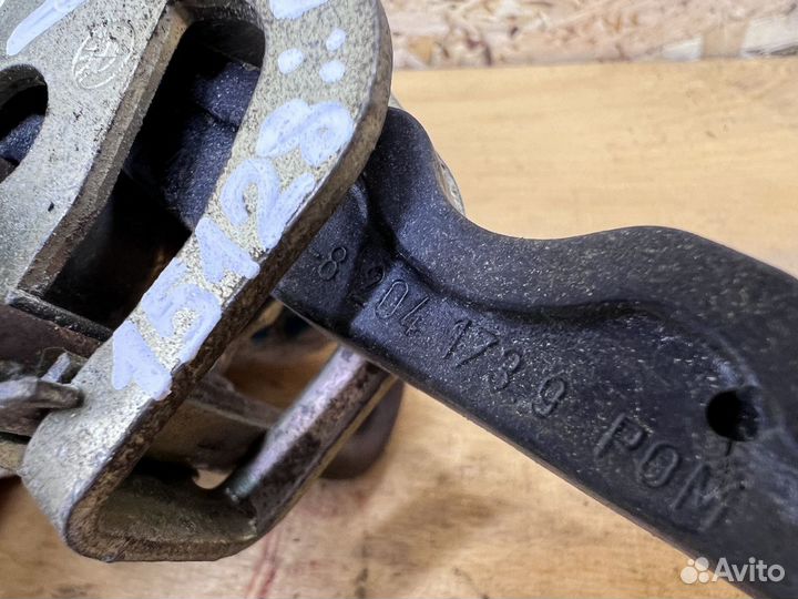 Ограничитель двери BMW E46