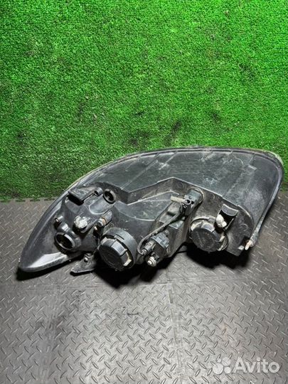 Фара правая Hyundai Santa Fe 2.2 2008