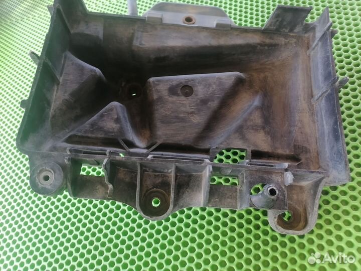 Площадка АКБ Шкода Фабия