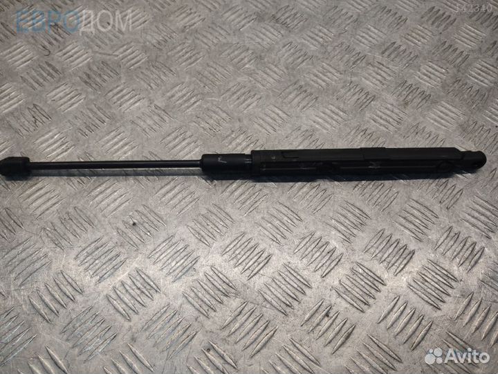 Амортизатор капота на mercedes W205 s1140516