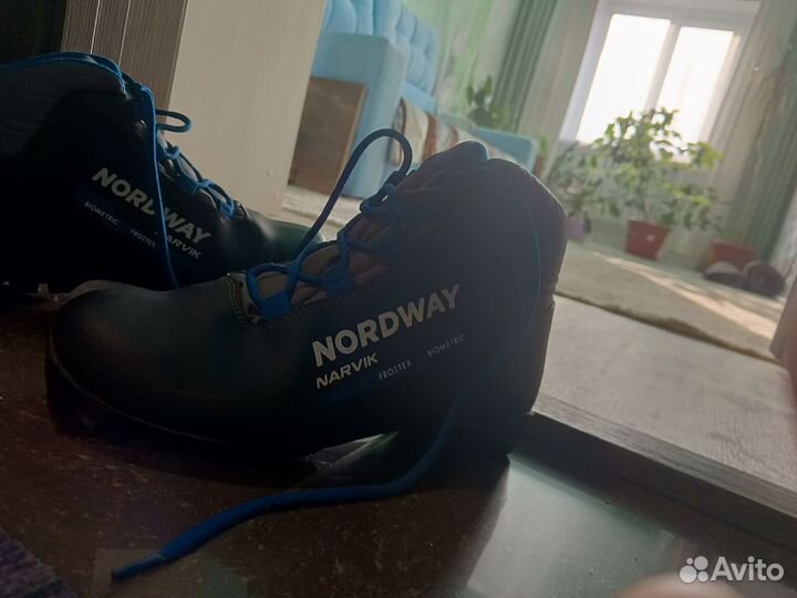 Лыжи детские с ботинками и палками