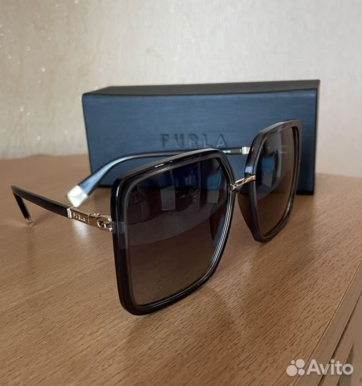 Солнцезащитные очки Furla