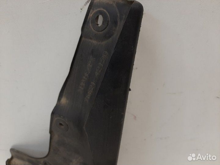 Брызговик передний правый Toyota Rav4 45 2016