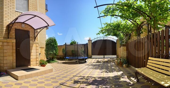 Комната 25 м², 1/3 эт.