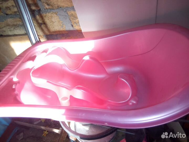 Детская ванночка для купания с подставкой