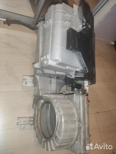 Корпус печки lancer 10