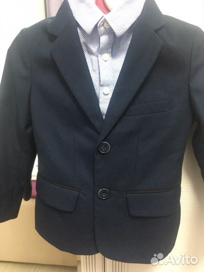 Продам брючный костюм для мальчика Acoola 98