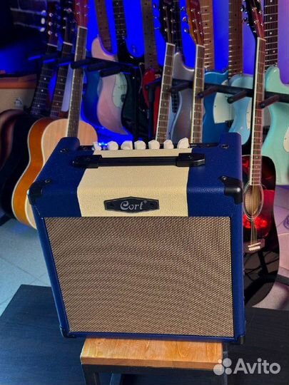 Гитарный комбоусилитель