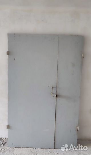 Железная дверь