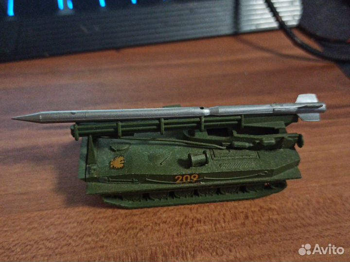 Модель танка ГДР луна