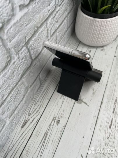 Samsung Galaxy S21, 8/256 ГБ