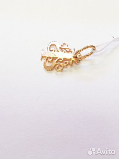 Золотая подвеска буква 