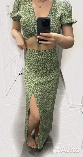 Летний женский костюм с юбкой