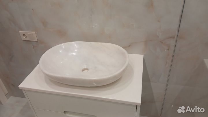 Столешница для ванной из акрилового камня