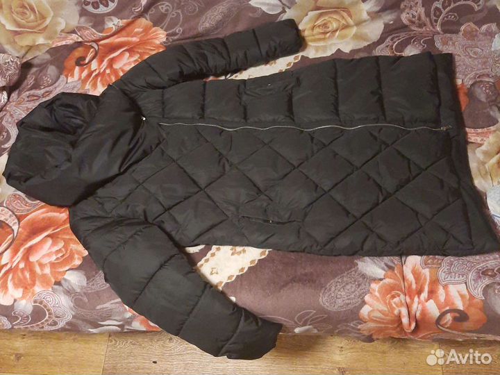 Шапки женская в отличном состоянии каждая по 1000