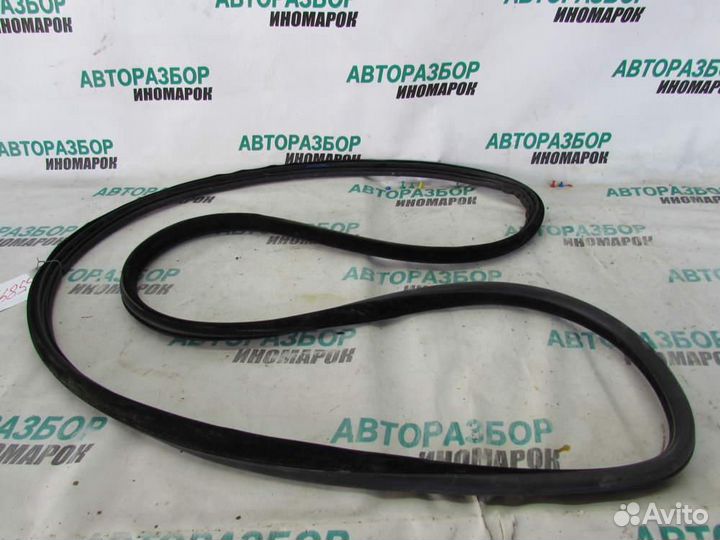 Уплотнитель проема двери передней левой для Volvo