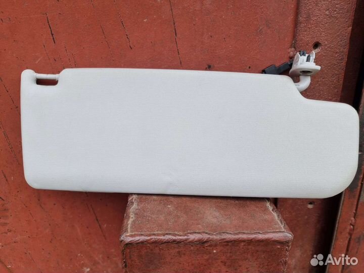 Козырек солнцезащитный левый Passat B5 Гольф-4