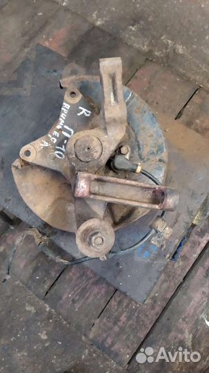 Задния правая ступица Ниссан примера П10 95г