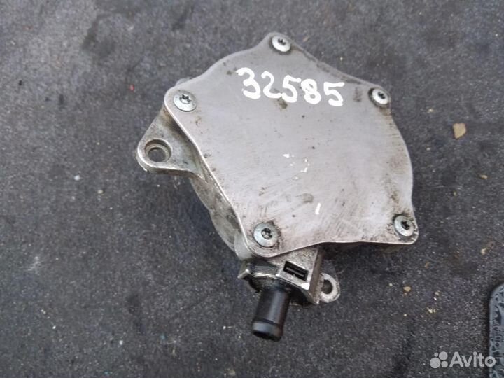 Насос вакуумный 06D145100E 2.0 Турбо бензин Audi