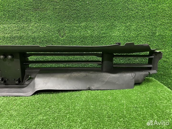 Воздуховод радиатора нижний (жалюзи) BMW X7 G07