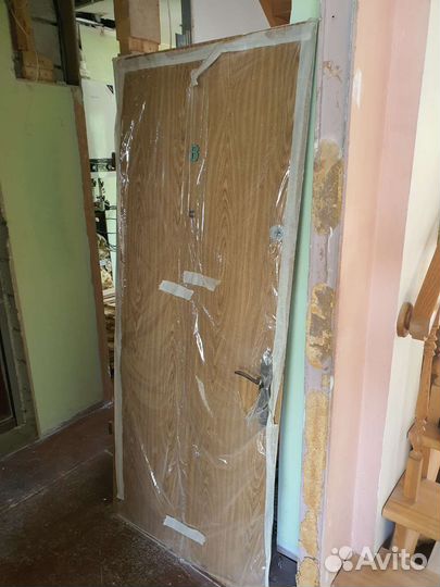 Дверь входная металлическая бу