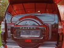 Mitsubishi Pajero 3.0 AT, 2012, битый, 200 000 км, с пробегом, цена 700 000 руб.