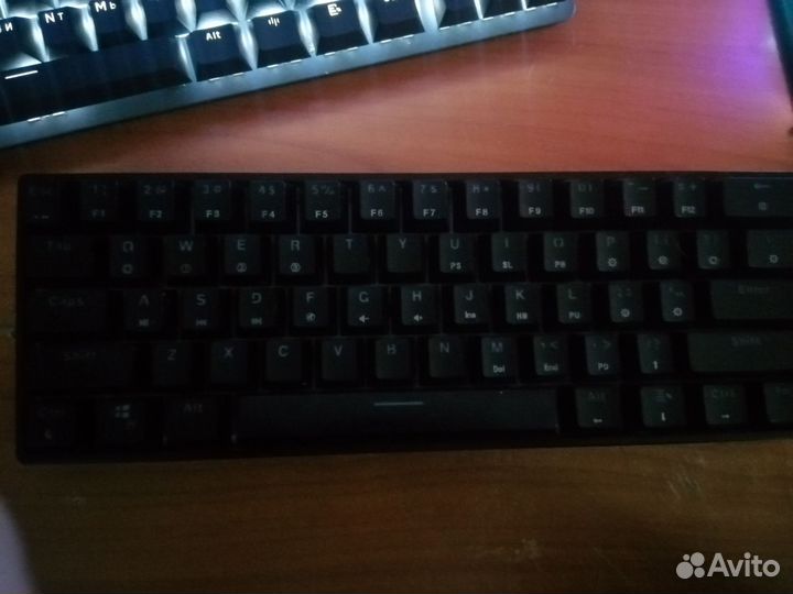 Механическая клавиатура GK61