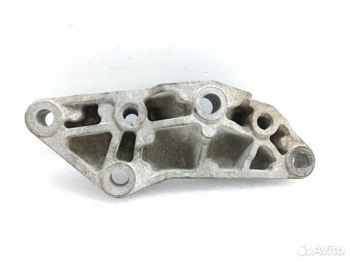 Кронштейн кпп Volvo Xc70 3 2.4 D5244T4 2012