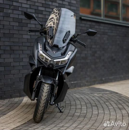 Макси-скутер Voge SR3