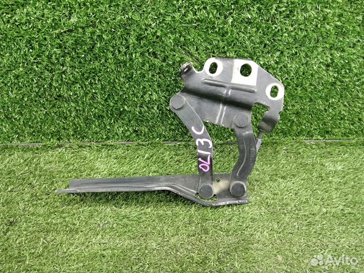 Петля капота левая Volkswagen Passat b7 Alltrack