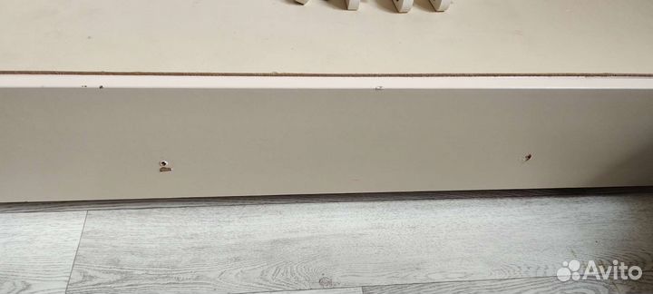 Детская кроватка с маятником