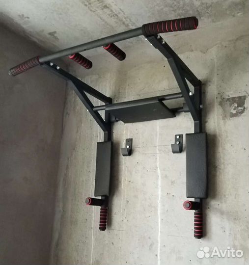 Турник настенный