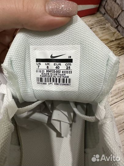 Кроссовки Nike 39