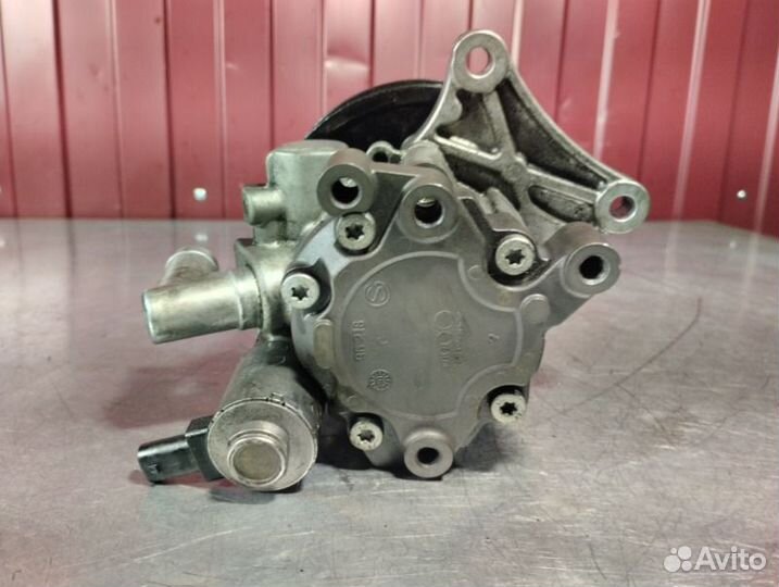 Насос гидроусилителя руля Mercedes E-Class W212