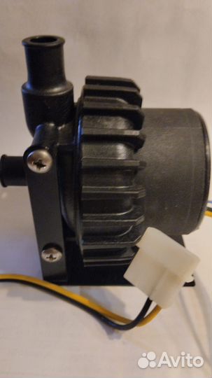 Помпа водяного охлаждения компьютера Laing D5vario