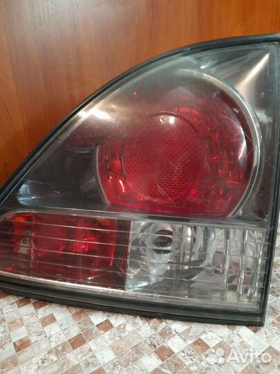 Задний фонарь lexus rx 300