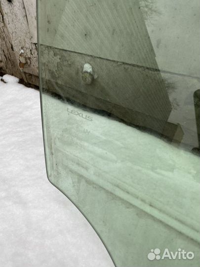 Переднее правое стекло Lexus IS250 IS200 IS300 15г