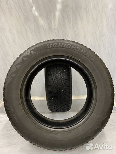 Bridgestone Blizzak Spike-01 235/65 R17 108T