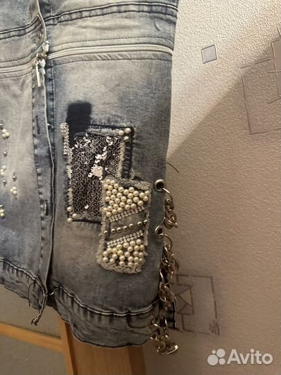 Джинсовая жилетка