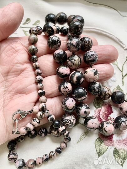 Бусы из натуральных камней крупные