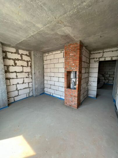 Доля в 2-к. квартире, 89,2 м², 8/16 эт.