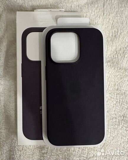 Чехлол Guess на iPhone 14 pro