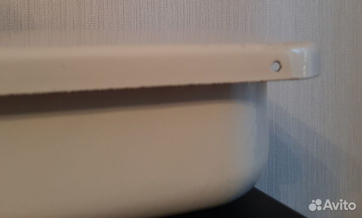 Миска эмалированная с крышкой