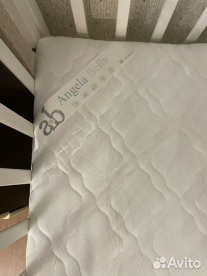 Детская кроватка с маятником люлька