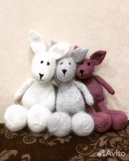 Заяц вязаный