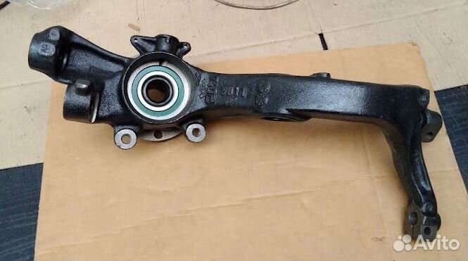 Кулак поворотный правый audi A4 A6 passat 02-06