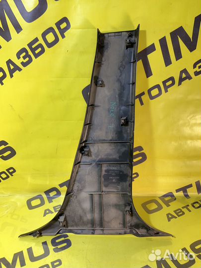 Накладка центральной стойки левая Nissan Note E11