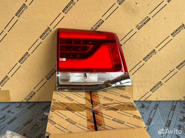 Фонарь багажника левый Toyota Lc200 15-21